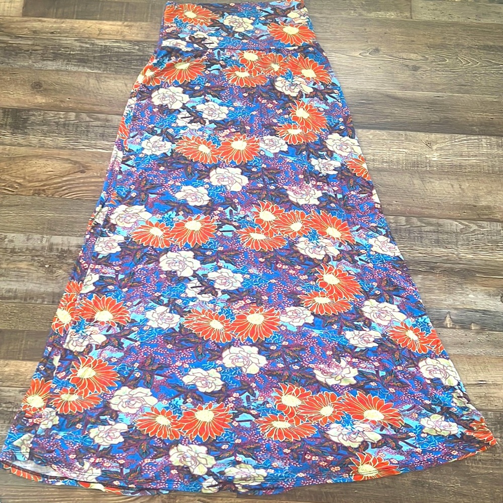 COPY - Loveappella Maxi Skirt. Size Medium Petite.